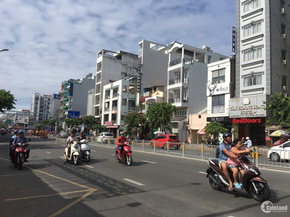 Cho thuê mặt tiền số 96 đường lớn Trần Quang Khải, quận 1, DT: 6x22m.