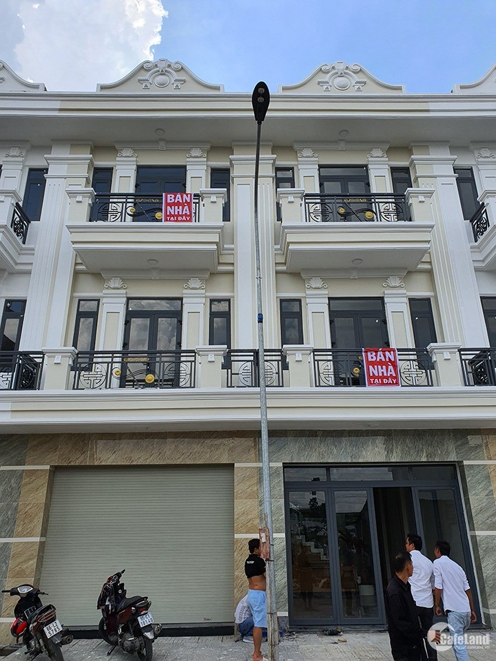 Bán nhà 3 lầu mới xây tại thành phố Thuận An, Bình Dương