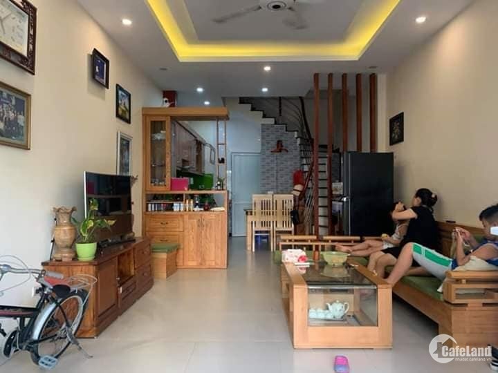 Chính chủ cần bán nhà phố Thái Hà 50m giá 4.3 tỷ, sổ đỏ nở hậu