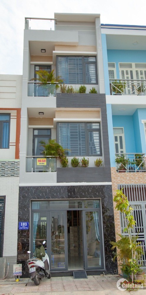 Gia đình cần bán căn nhà mới xây ngay trung tâm TP Thuận An
