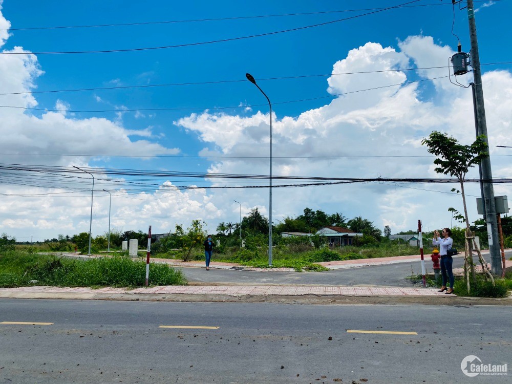 Đất nền giá rẻ đối diện trường tiểu học Long Hòa,cách chợ Rạch Kiến 100m long an