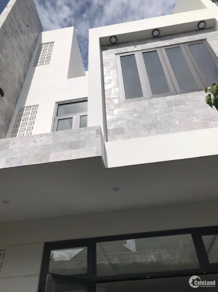 Nợ ngân hàng bán nhà 3 tầng mới xây, Hòa Minh