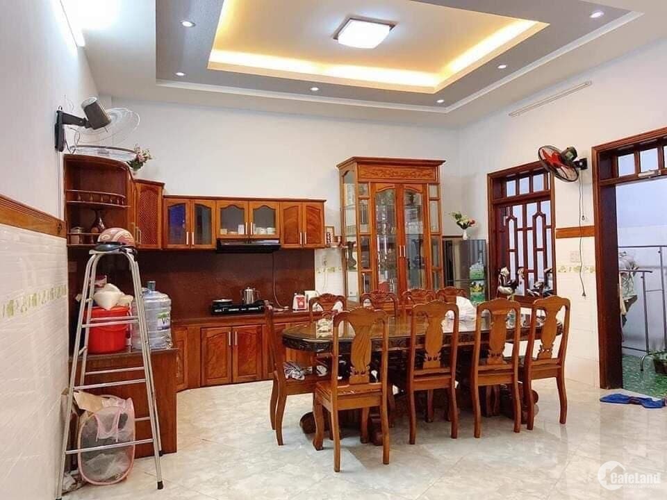 Mặt tiền 5,5m, nhà cực đẹp, ở ngay, 66m2, 4.5 tỷ TL, Cách Mạng Tháng Tám, Q3