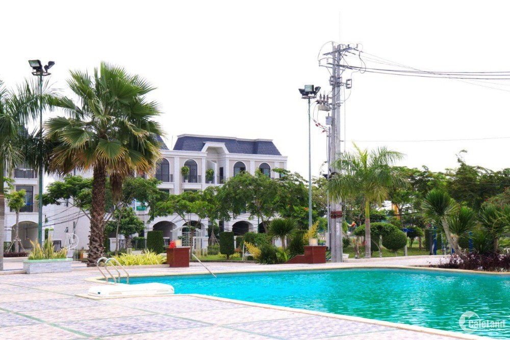 Cần bán Villa tại thành phố Tân An.view sông có sân vườn, 1T2L SHR