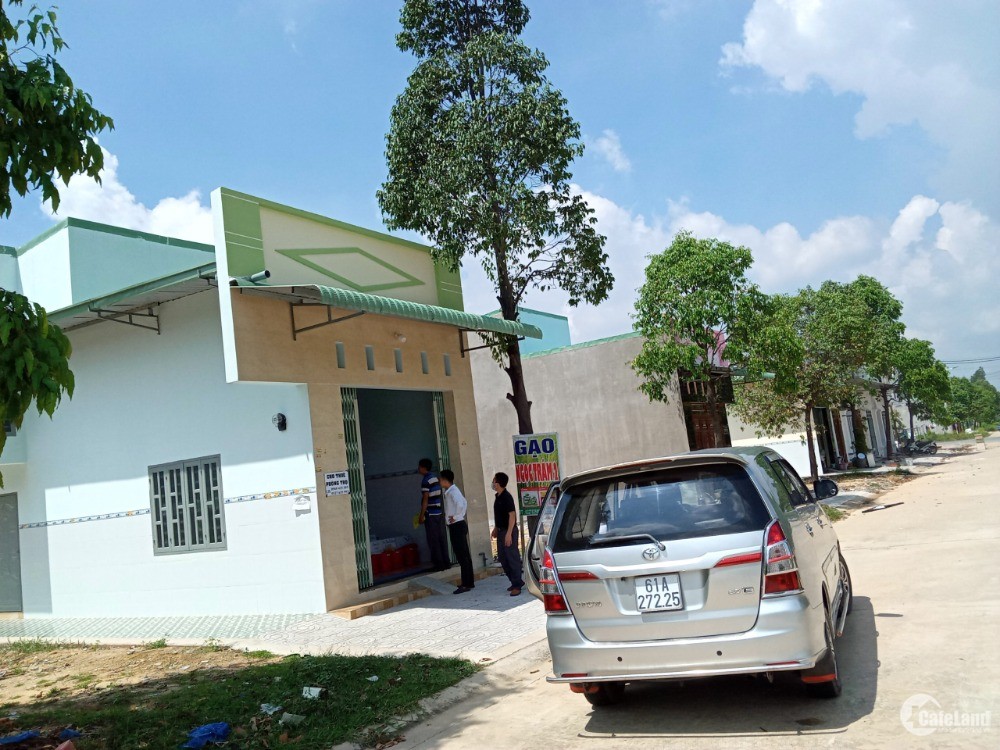 Bán dãy nhà trọ 18P, đường Nguyễn Văn Linh, gần KCN Becamex Chơn Thành 560m2