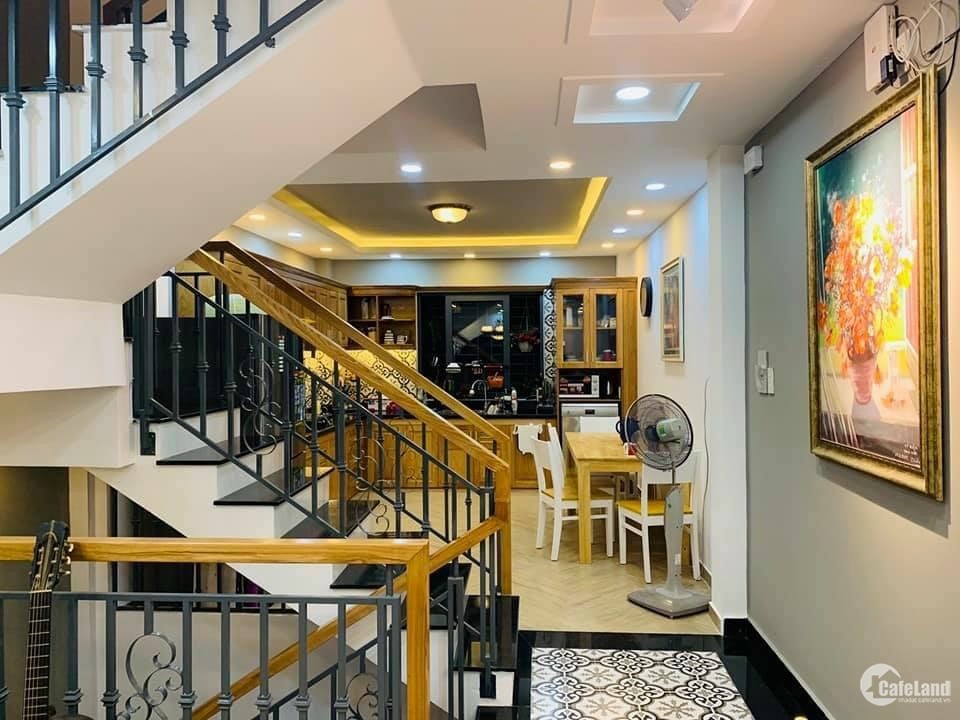 Bán nhà Nguyễn Trọng Tuyển, lô góc đẹp như khách sạn, giá chỉ 5.4 tỉ