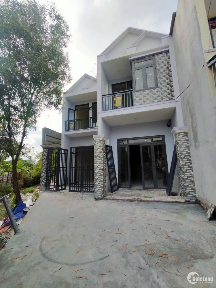 Chính chủ cần bán căn nhà 1 trệt 1 lầu, 980 triệu gần chợ Tân Phước Khánh