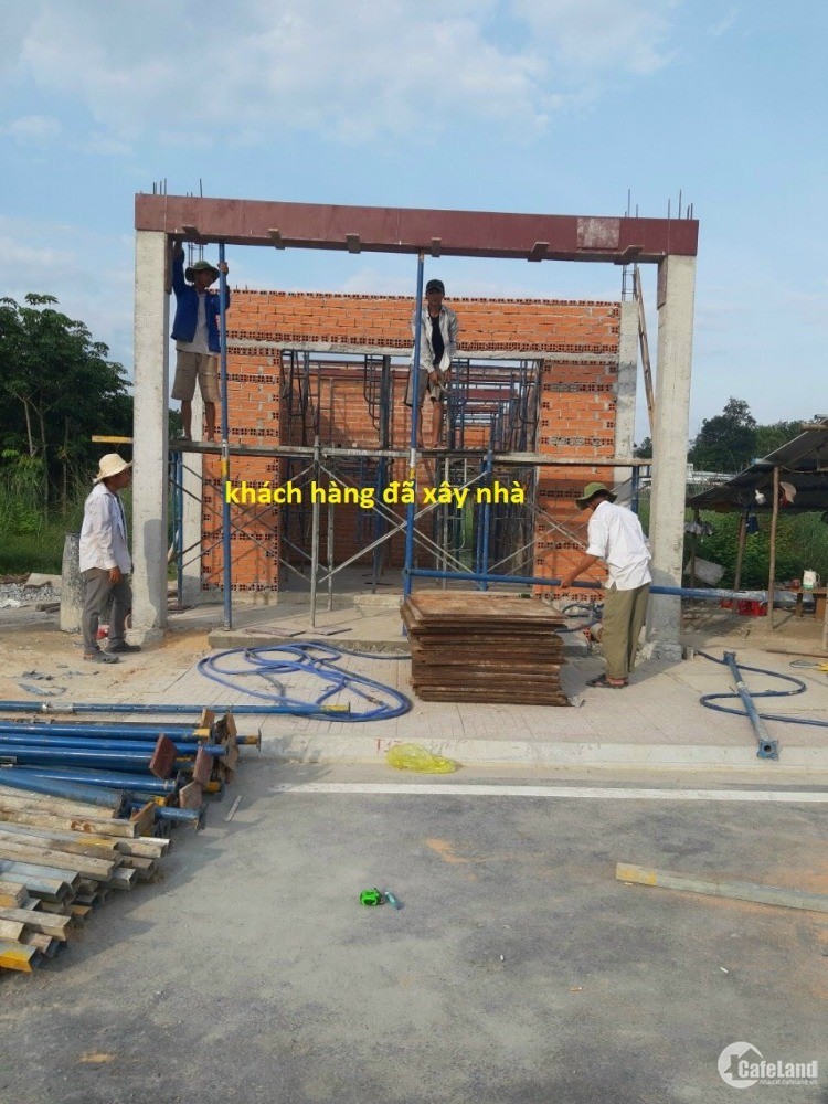 Đất mặt tiền dt 741 gần chợ chánh lưu giá đầu tư 550tr 100m2 dân ở đông