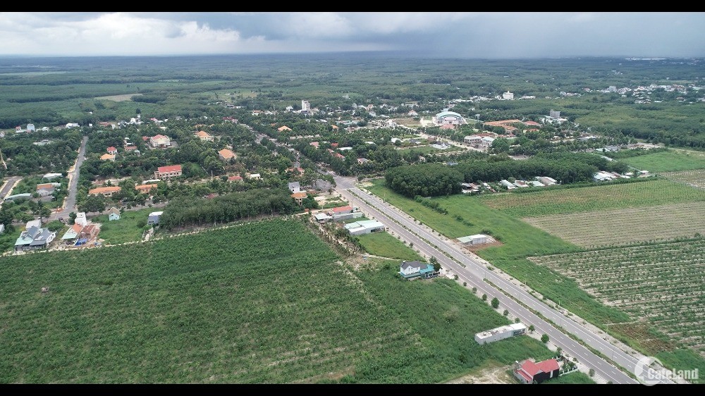 Cần bán mấy miếng đất đường liên xã nối ql13 và ql14 trong trung tâm thị xã giá