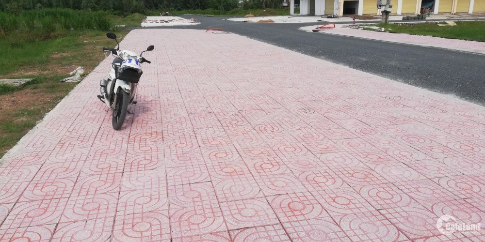Bán mặt bằng kinh doanh tại Thạnh Phú có sổ hồng thổ cư 100%