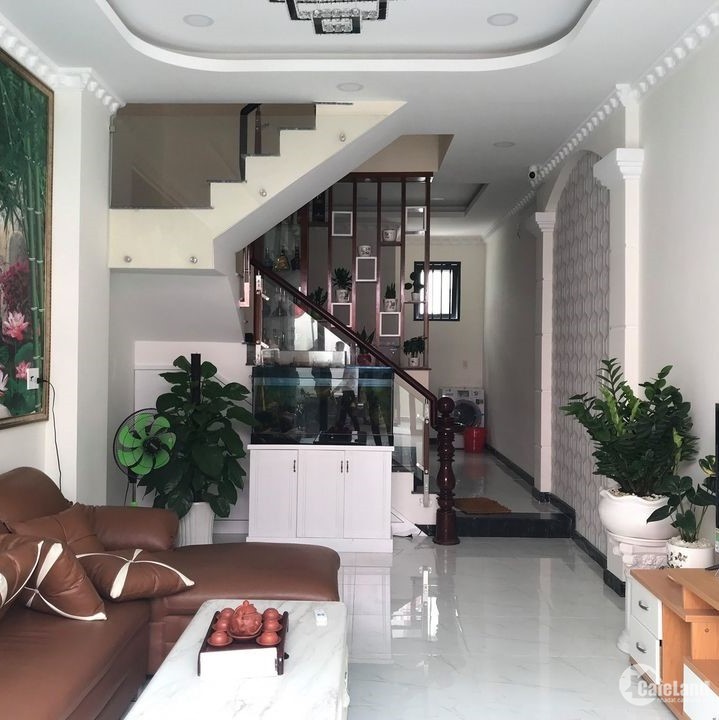 Bán nhà 4tỷ6 Tô Hiến Thành Quận 10, DT 60 m2, nở hậu, 5 x 12, 0913777008