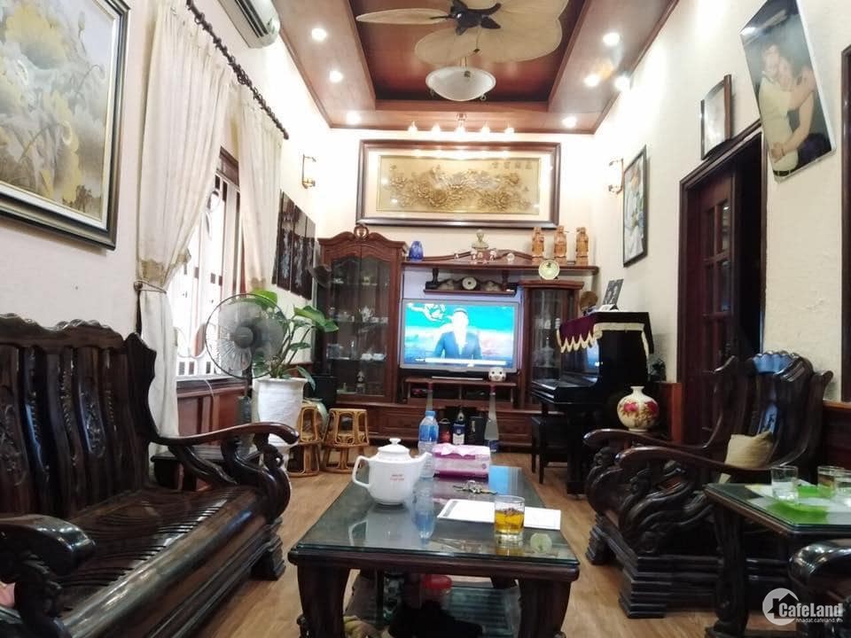 Pháo Đài Láng, 70m2, cách nhà ra phố, ở VIP, sống xa hoa, 5 tỷ 5. LH 0988797408