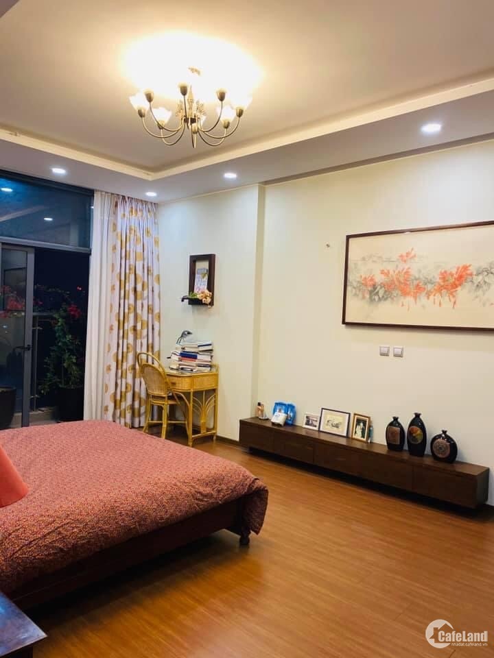 Chính chủ bán căn hộ 98m2- 3PN- giá 4 tỷ tại Tràng An complex- Hoàng Quốc Việt