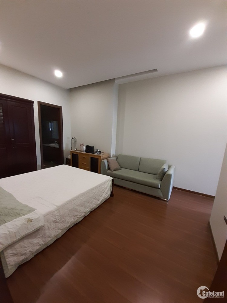 Cần bán căn hộ 2 phòng ngủ + 1 đa năng 88m2 tại Tràng An complex, quận Cầu Giấy.