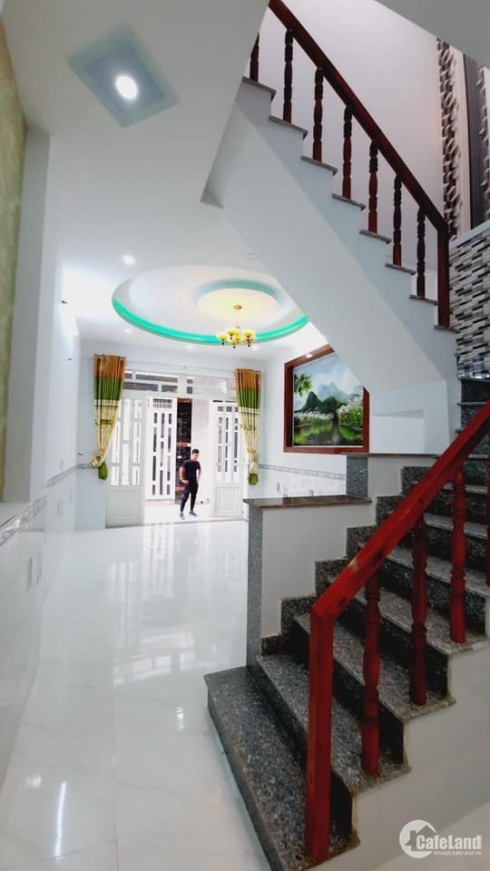 Nhà hẻm oto đường Nguyễn Văn Bứa, 1 trệt 1 lầu, 2pn giá 600tr