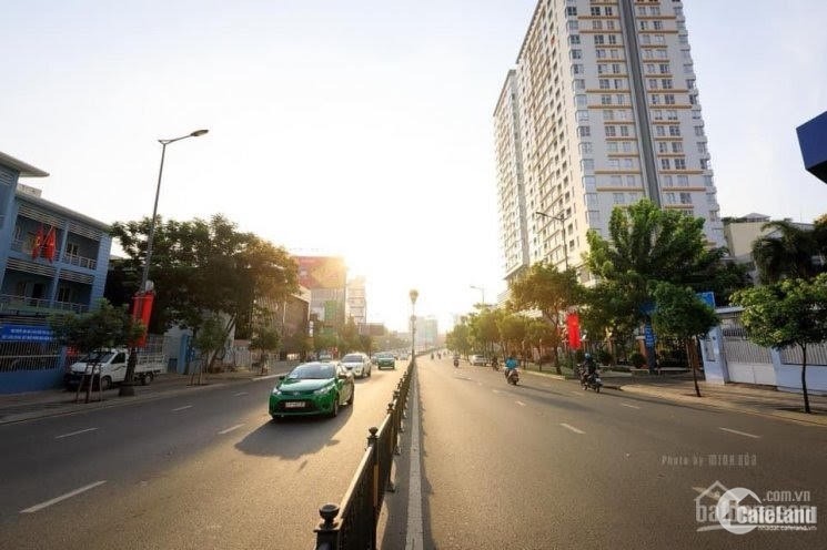 Tôi cần bán lô đất 5 x18m trên đường Nguyễn Thị Định,P.Cát Lái,Q2.SHR.Giá 3.5 tỷ