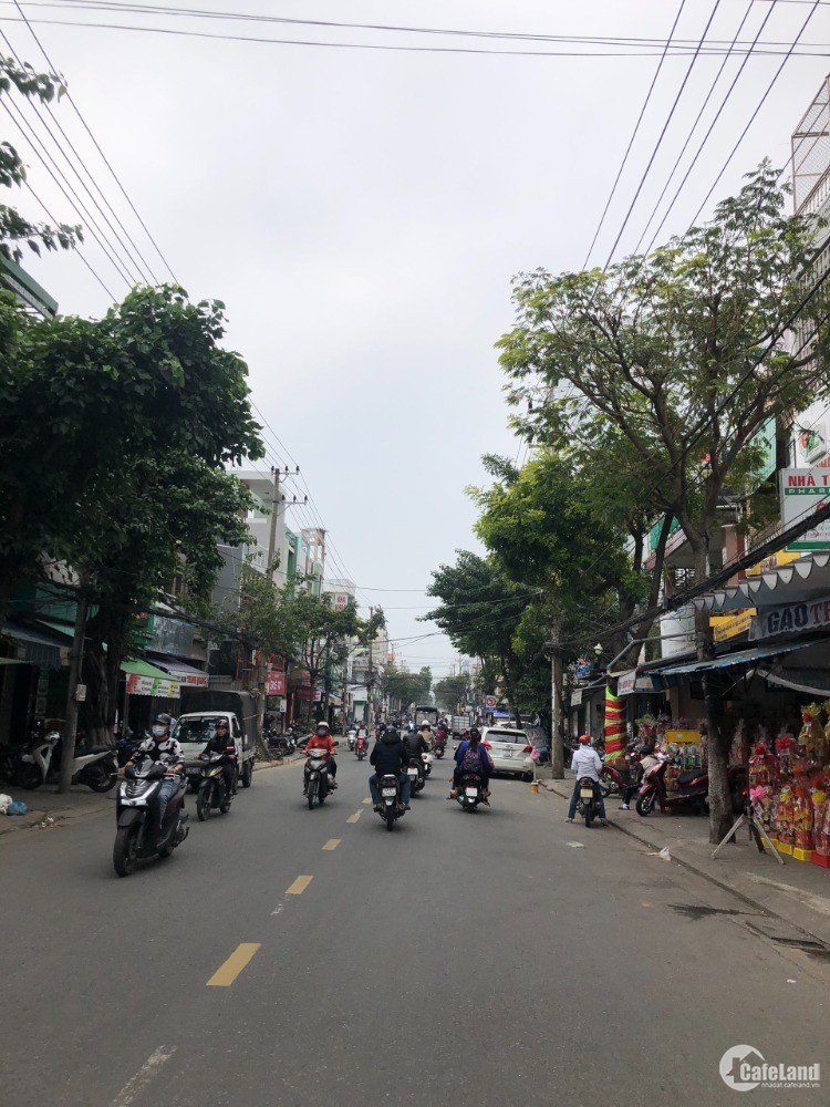 Bán nhà mặt tiền đường Núi Thành,Hải Châu,Đà Nẵng
