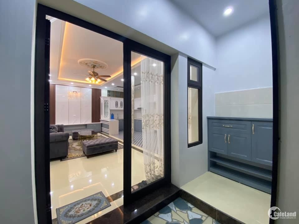 Bán nhà Nguỵ Như Kon Tum, 45m2, mt 4m, 5 tầng, nhỉnh 4 tỷ. 0906626679