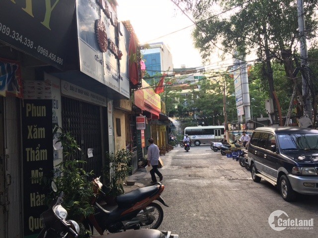 Cho thuê nhà ngõ 105 phố Láng Hạ oto đỗ cửa tiện làm kinh doanh văn phòng
