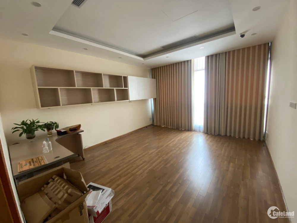 Cần bán căn hộ 97m2 toà nhà Eurowindow - 27 Trần Duy Hưng.