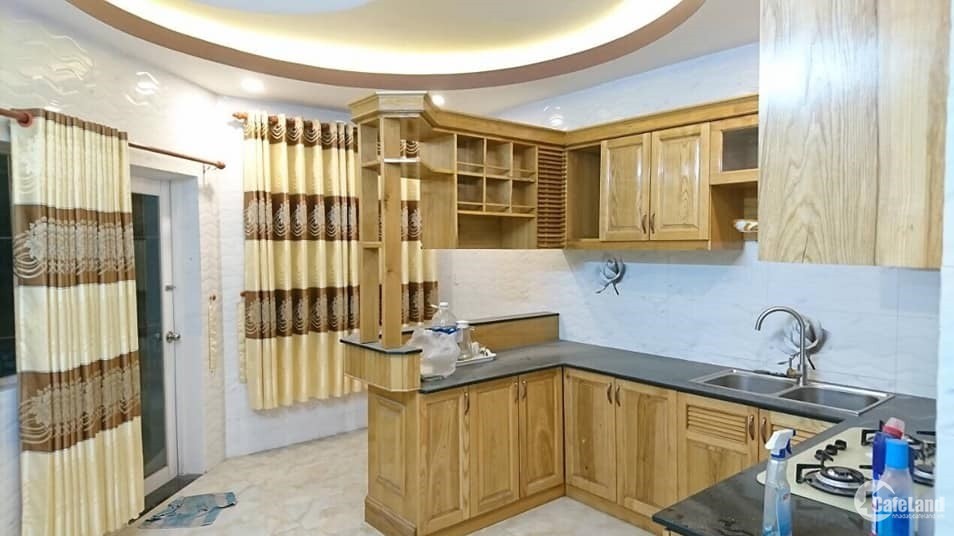 Bán nhà Cách Mạng Tháng Tám, 42m2, 5 tầng, nội thất cao cấp nhỉnh 5 tỷ.