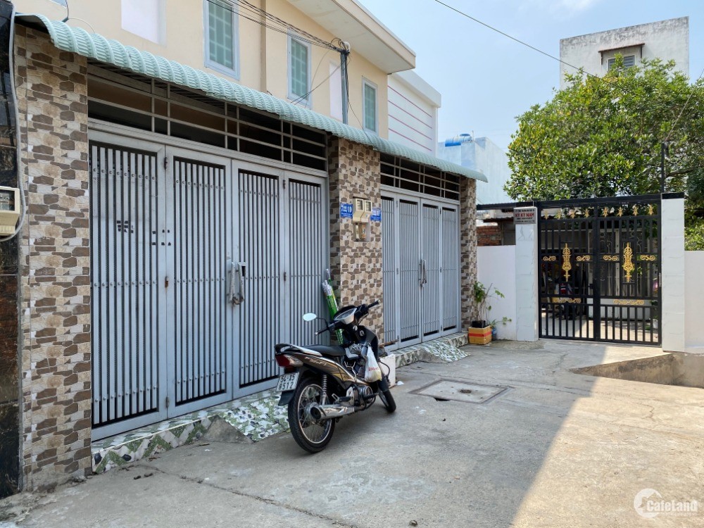 Cho thuê nhà nguyên căn DT: 100m2 đường Nguyễn Thị Định, Q2