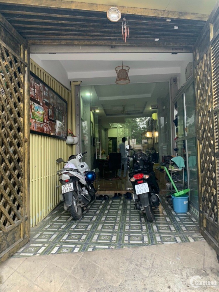 Bán nhà mặt phố Phạm Văn Đồng, P Linh Tây, Thủ Đức 41m2, 4T, vỉa hè, kinh doanh