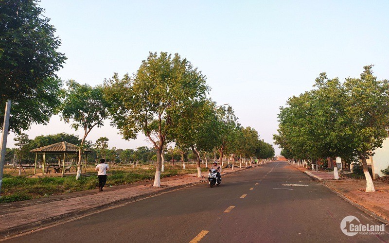 Bán 2 lô thổ cư liền kề, đối lưng công viên Phạm Văn Đồng, ngang 7m, có sẵn sổ