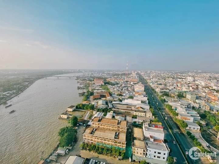 Nền mặt tiền lộ 28m quận Ninh Kiều, giá từ 21tr một mét vuông