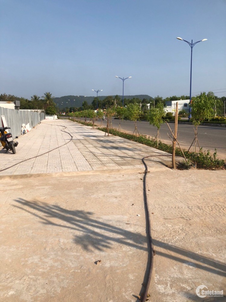 Mở bán 10 suất đất nền giá rẻ tại Phú Quốc mặt tiền Nguyễn Trung Trực 45m có sổ.