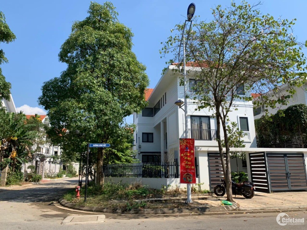 Cần bán biệt thự xây thô tại KĐT Quang Minh khu biệt thự sân vườn