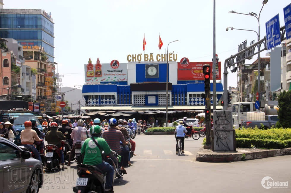 Bán gấp mặt tiền Lê Quang Định Bình Thạnh, 140m2, ngay chợ Bà Chiểu giá 26 tỷ.