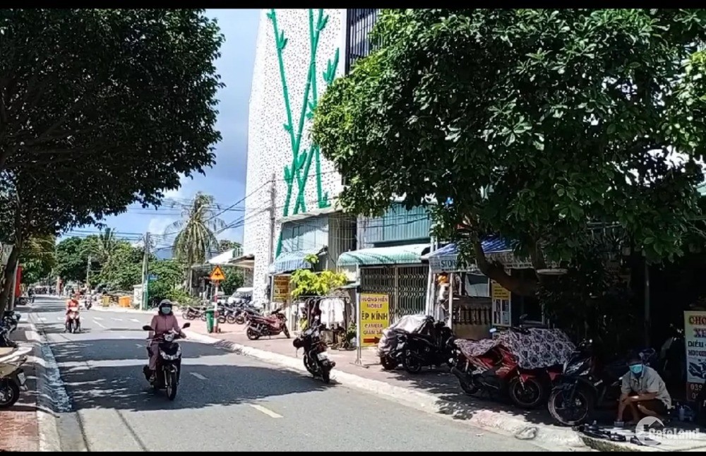 Bán nhà kinh doanh 2 mặt tiền trung tâm huyện Côn Đảo, tỉnh Vũng Tàu