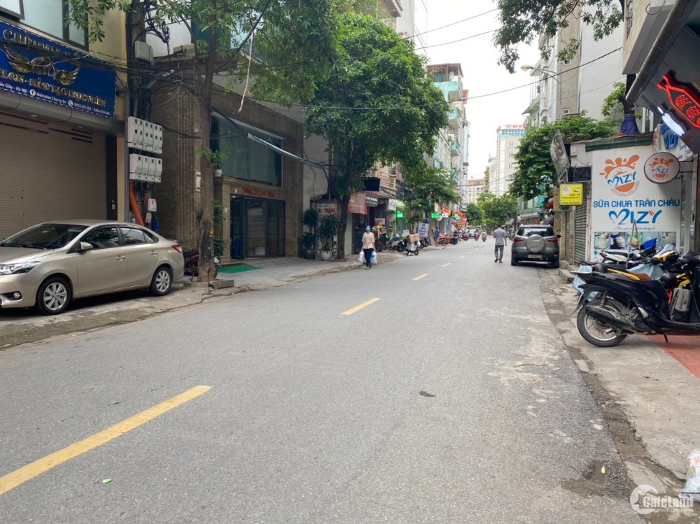 Nhà phố Trần Quốc Hoàn, gara ôtô, vỉa hè kinh doanh 64m2 x 4.2m giá 6.3 tỷ.