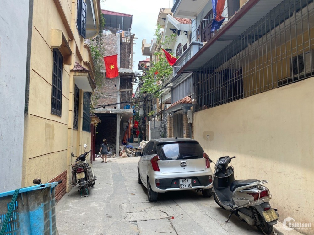 Bán nhà Phạm Văn Đồng, Bắc Từ Liêm, ô tô đỗ cửa, kinh doanh, 48m2 giá 5.5 tỷ