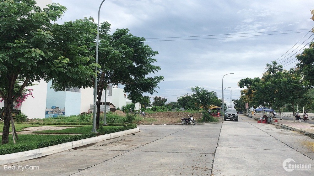 Bán đất Hòn Rớ 2, mặt đường Nguyễn Tất Thành, chỉ 18.000.000 VNĐ/m2