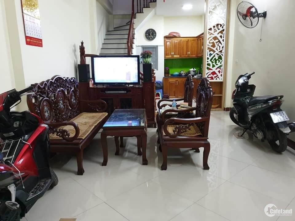 Bán nhà Lê Quang Đạo, 40m2 x 5T, tặng nội thất mới, lô góc, ô tô, giá nhỉnh 3