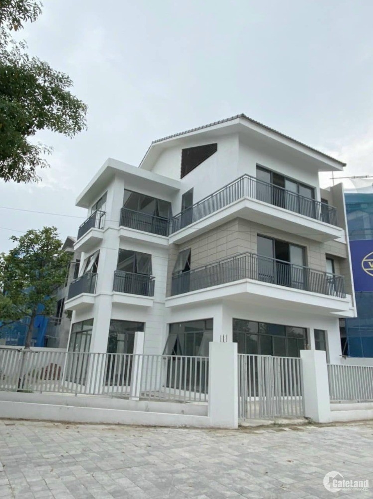 Bán gấp căn góc BT Sol lake villa, 222m2 đất, đường 17,5m, hướng Đông Nam