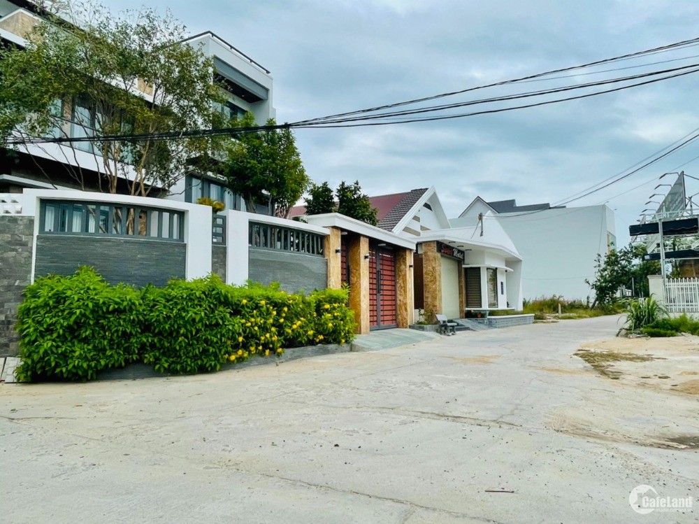 Bán đất giá rẻ,full thổ cư,ngay trung tâm hành chính Huyện Cam Lâm Khánh Hòa.