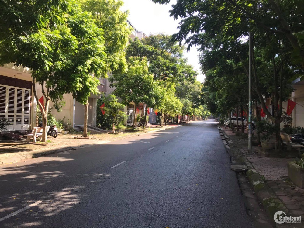 Bán lô đất mặt phố Ngô Bệ, Đông Nam Cường, TP HD, 160.2m2, mt 9m, đường 17.5m