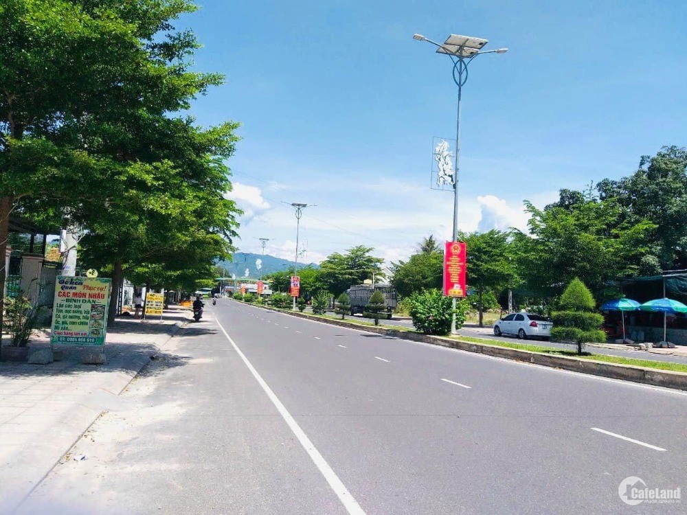 Bán đất trung tâm thị trấn Cam Đức Cam Lâm mặt tiền đường 30m full thổ cư.
