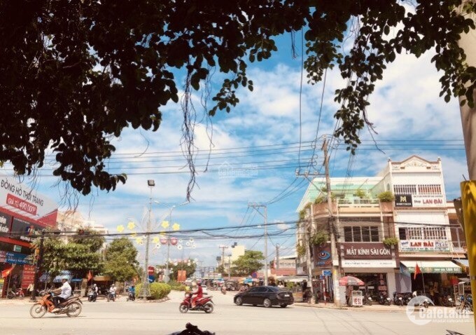 Đất Nền 2 Mặt Tiền Trần Hưng Đạo Và Nguyễn Thị Minh Khai Gần Chợ Cần Đước