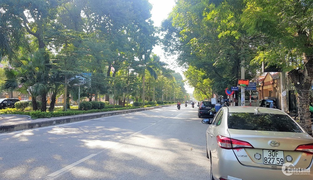 Bán nhà phố Hoàng Quốc Việt. ô tô, Kinh doanh. 80m2 x MT7m x 10T. 23 tỷ