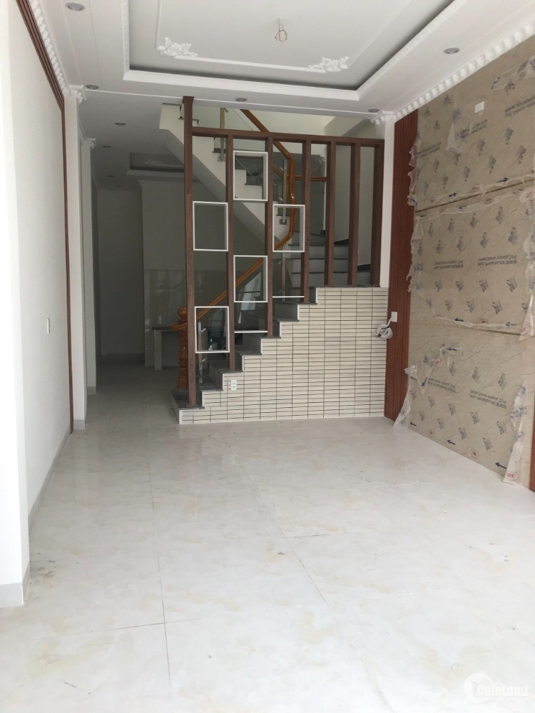 Bán nhà mới xây Tân Phong gần cây xăng 26 giá rẻ