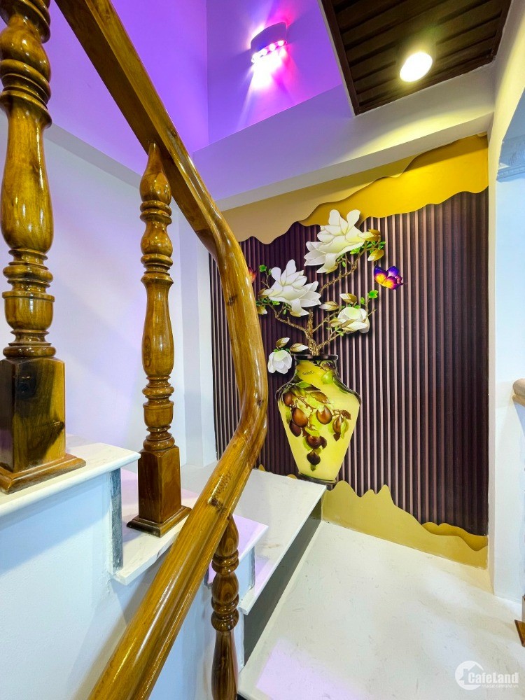 Bán nhà mới đẹp thổ cư quận Ninh Kiều ngay hẻm thời trang
