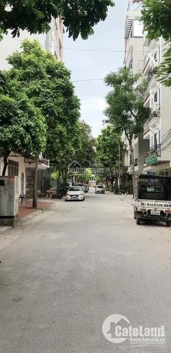 Nhà mới đẹp thang máy Phú Diễn, Bắc Từ Liêm phân lô 2 bên vỉa hè ô tô tránh