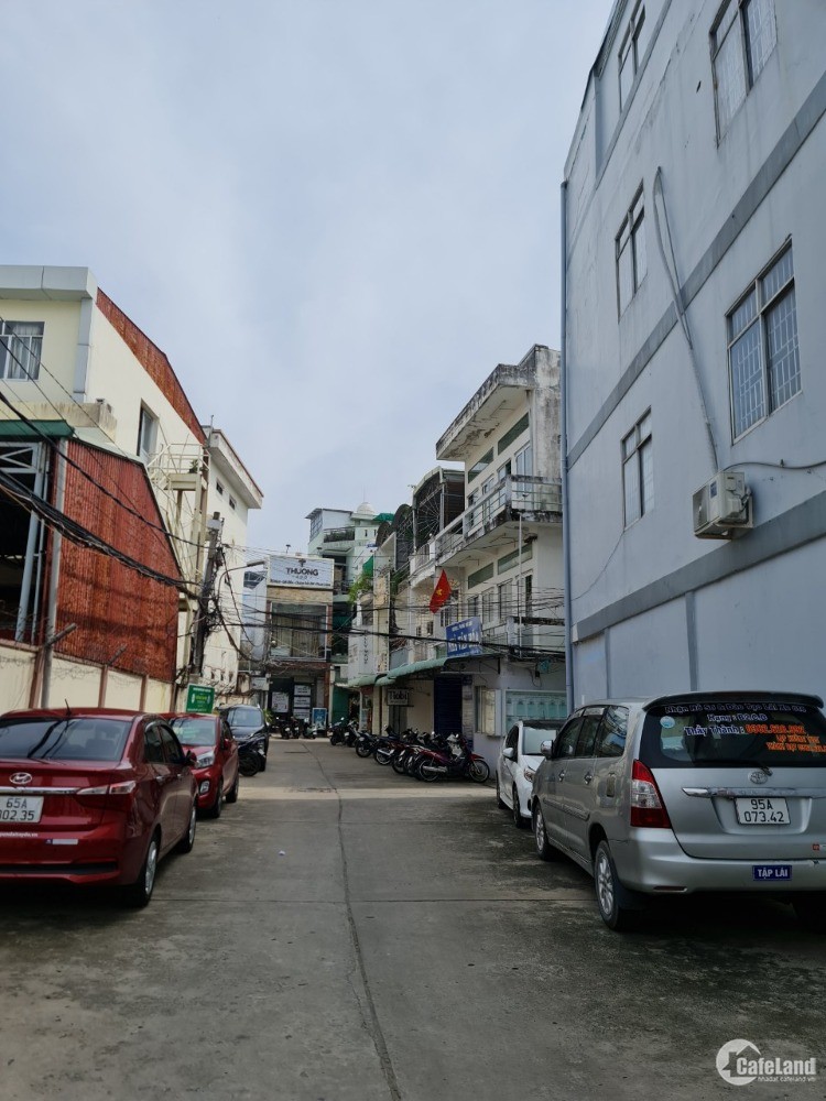 Bán nhà gần ngay mặt tiền Hùng Vương hẻ xe hơi vi vu
