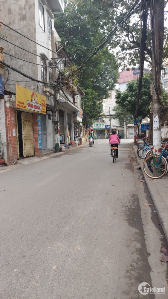 Bán gấp đất mặt phố Nhân Hòa, Thanh Xuân, Dt 65m2 x 4,2m