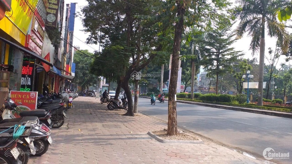 Bán nhà mặt phố Hoàng Quốc Việt, kinh doanh, văn phòng, ngân hàng, DT 65 m2