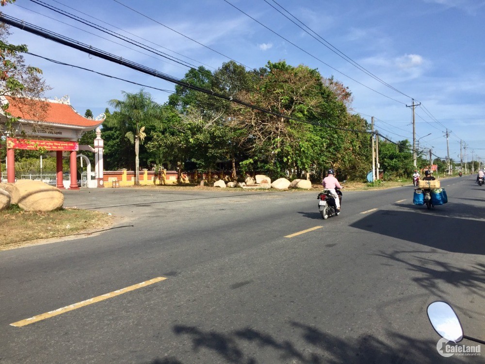Bán đất mặt tiền đường 885 ngay đối diện trường Nguyễn Thị Định